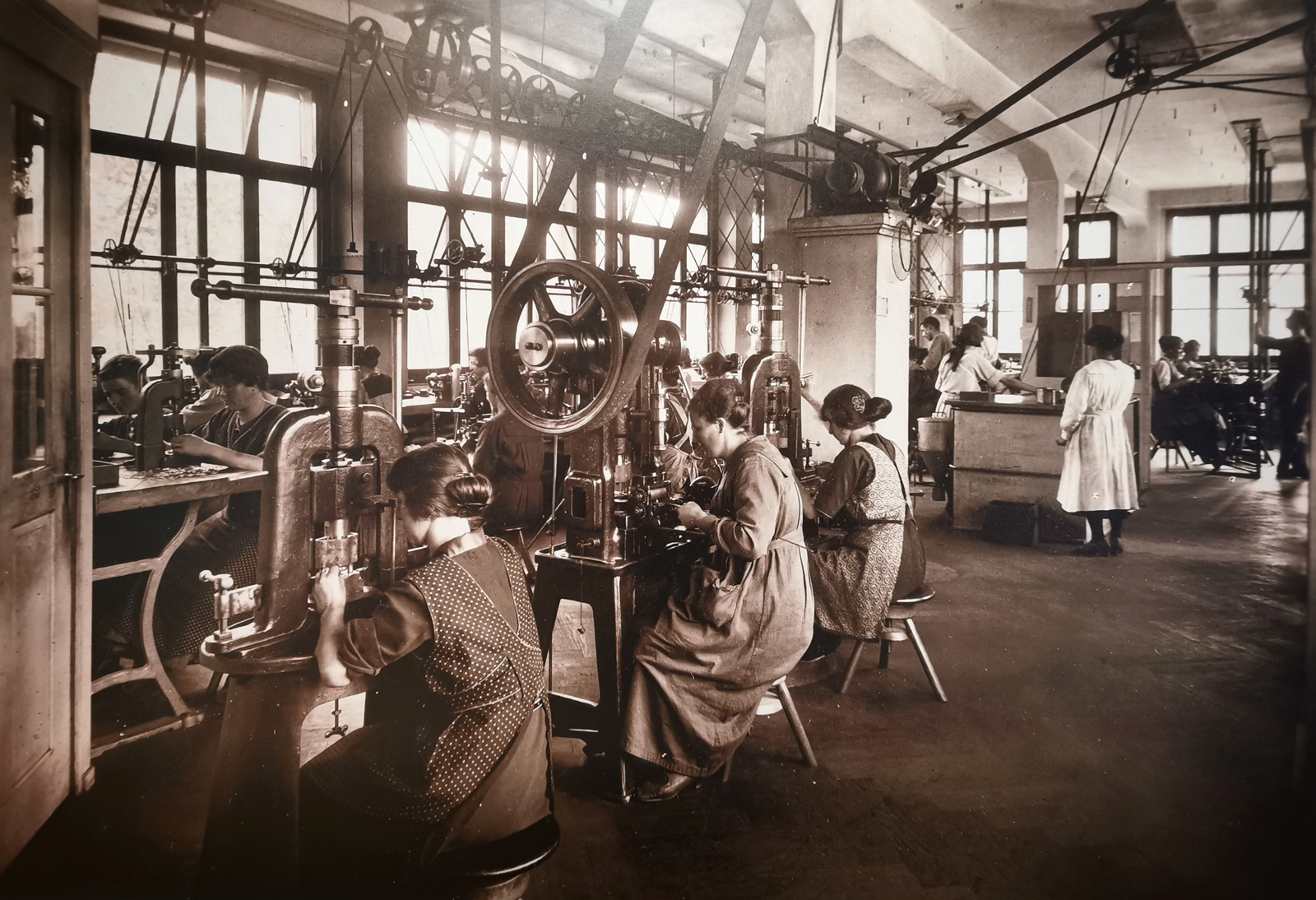 La manufacture horlogère Glycine vers 1920.