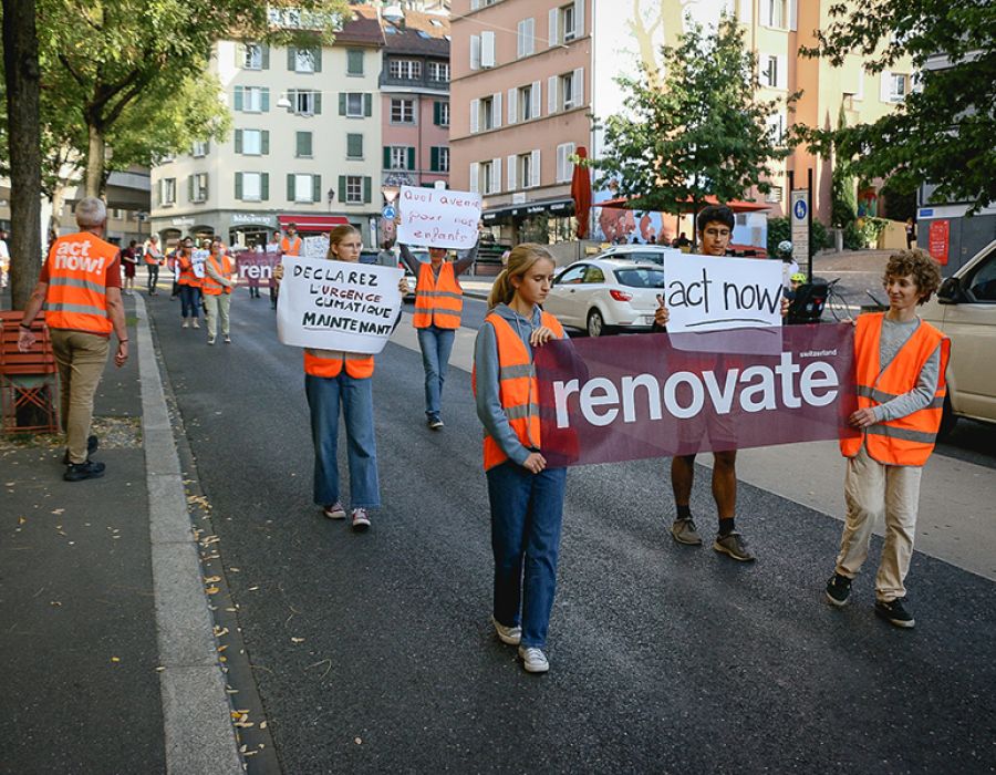 Vendredi 6 octobre, Renovate Switzerland a mené sa quatorzième marche lente en Suisse, et la troisième à Lausanne. Cette campagne de désobéissance civile vise à accélérer la rénovation thermique et à créer un mouvement massif.