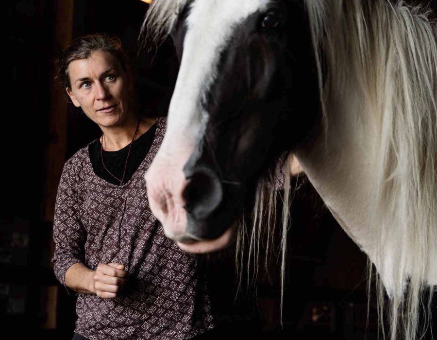 Gwenaëlle Rodieux-Cattin et un cheval.
