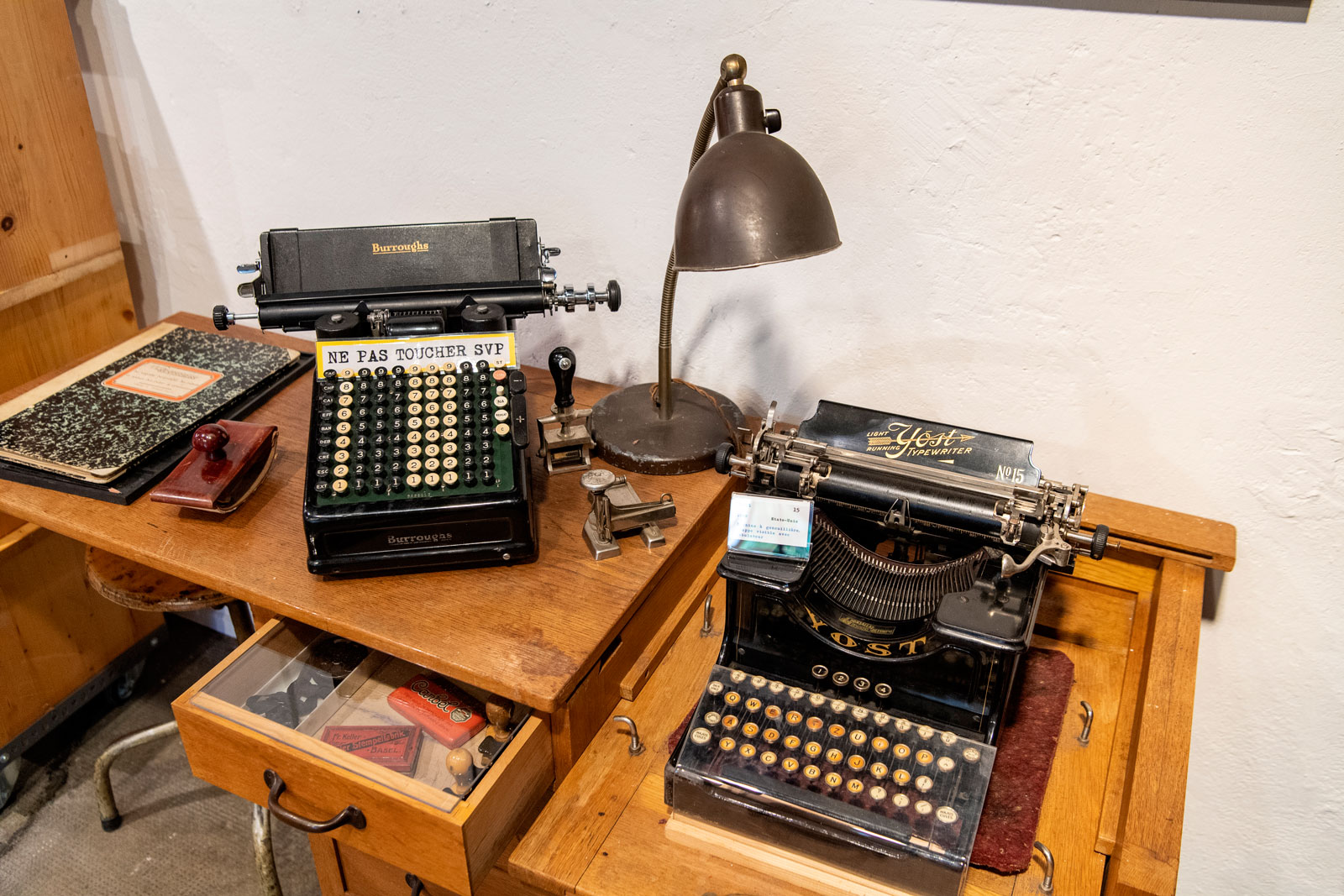 Anciennes machines à écrire.