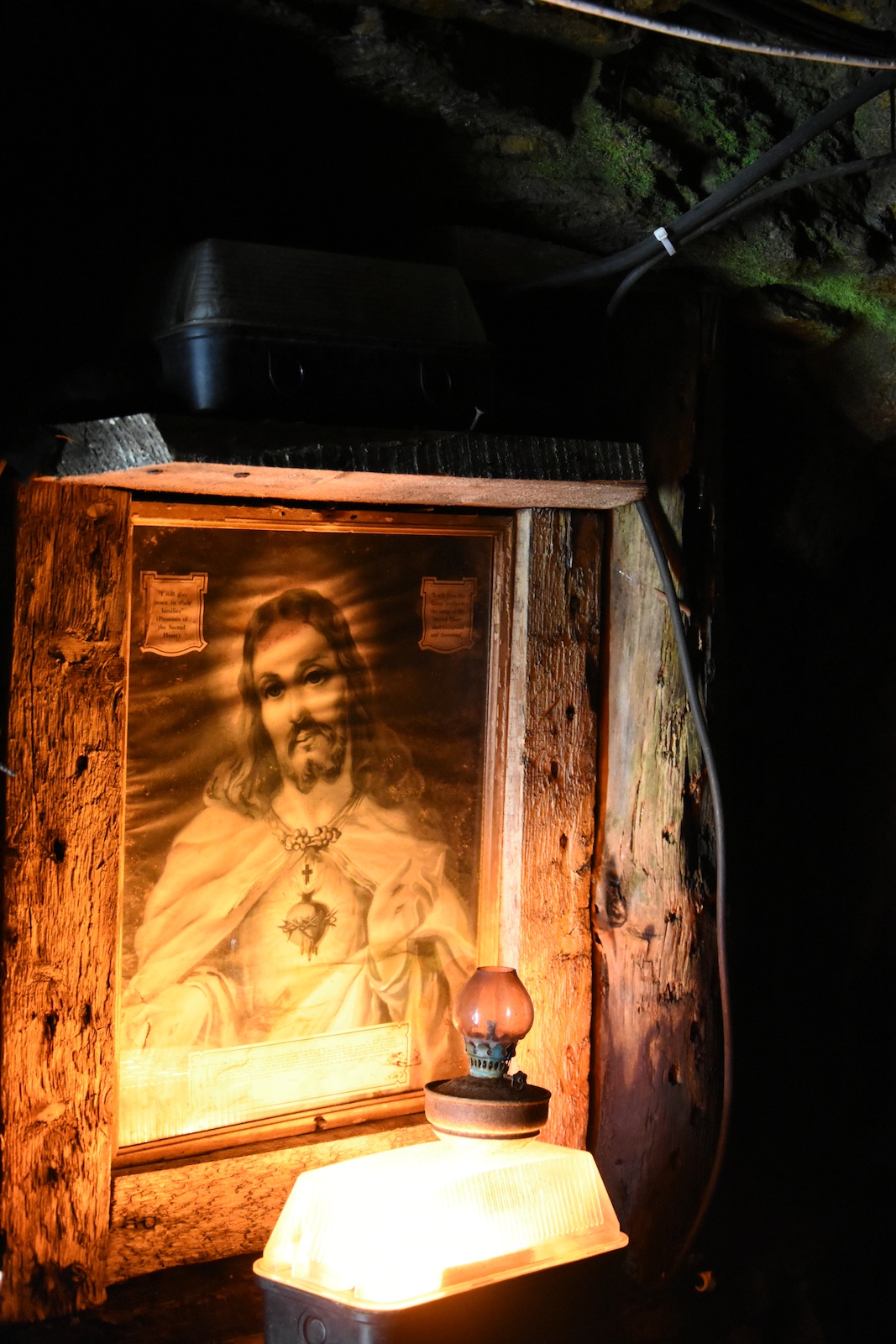 Image du Sacré-Coeur de Jésus à l'entrée de la mine.