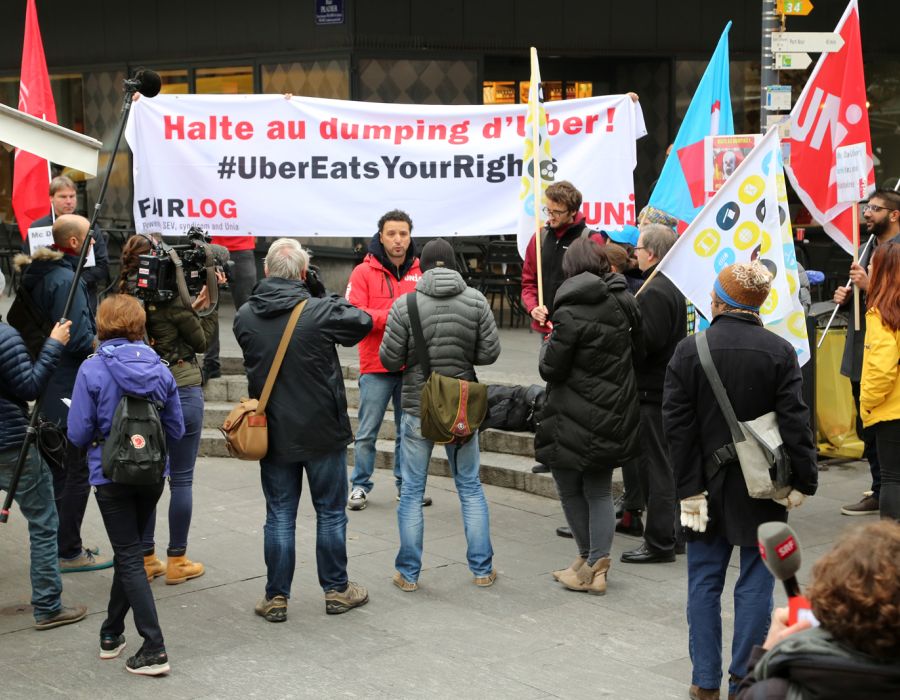Avec leur action du 22 novembre, ici près du McDonald’s de la rue du Mont-Blanc à Genève, Unia et d’autres syndicats ont demandé à la société de ne pas travailler en partenariat avec Uber Eats.