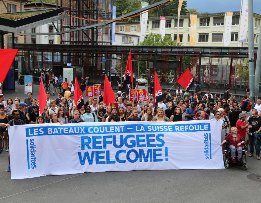 Le 29 août, plus de quelque 120 manifestants se sont rassemblés sur la place de l’Europe à Lausanne et une centaine d’autres devant le consulat italien à Genève
