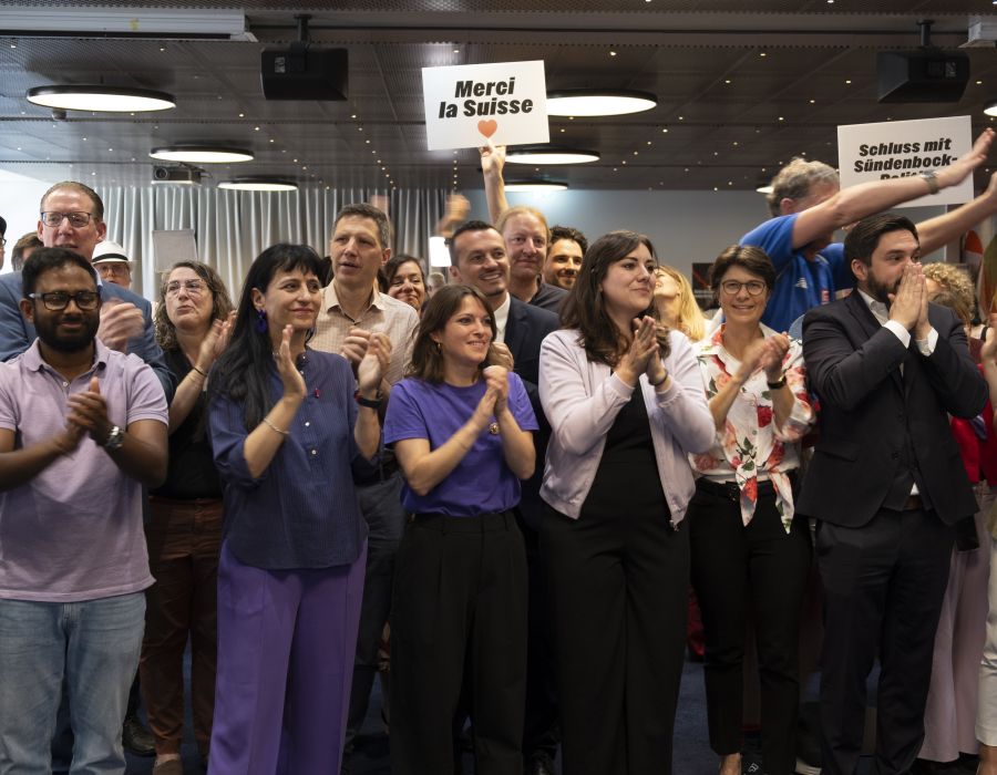 Personnes applaudissant.