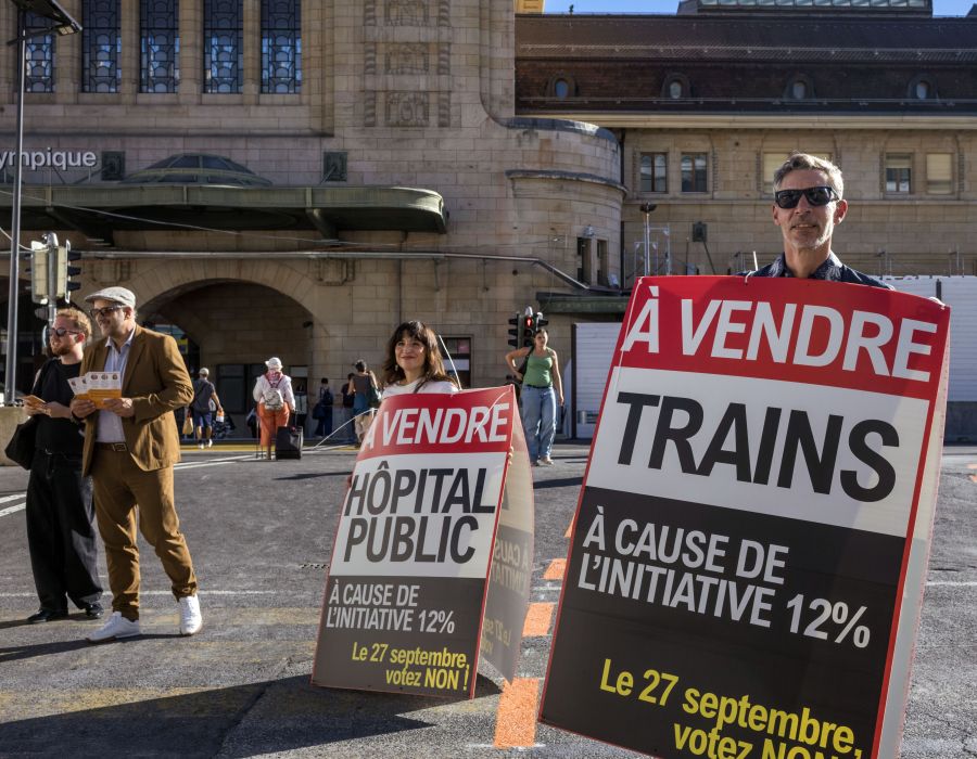 Manifestation contre initiative 12% à la gare de Lausanne