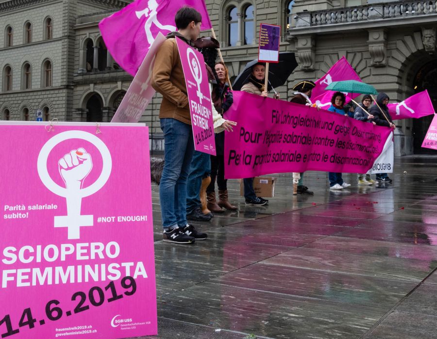 manifestation, banderoles égalité