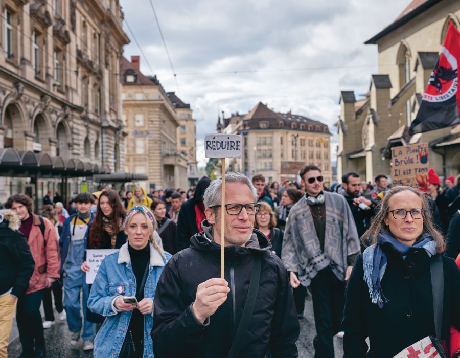 Photo de manifestation devant la place Saint-François