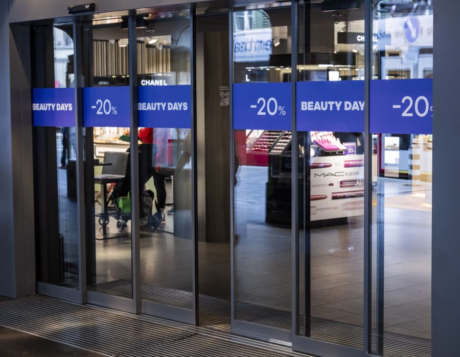 Portes de magasins ouvertes