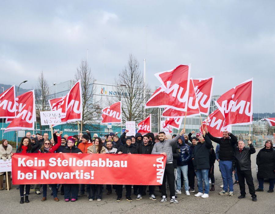 Manifestation pour le maintien des emplois devant Novartis Bâle